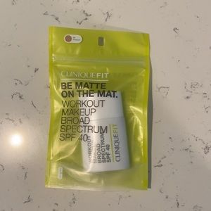CliniqueFit Workout Makeup